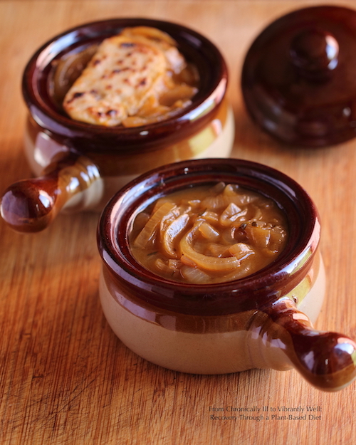 Crocks of French Onion Soup